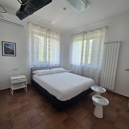 فندق مبيت وإفطار Sky & Sea 3*
