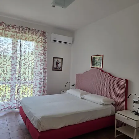 Sky & Sea فندق مبيت وإفطار 3*